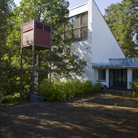 Hirvensalo kyrka och församlingscentrum Hirvensalo kyrka och församlingscentrum